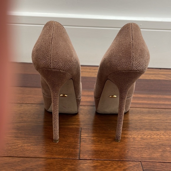 Sergio Rossi platform pump in color beige - excellent cindition - Picture 4 of 4